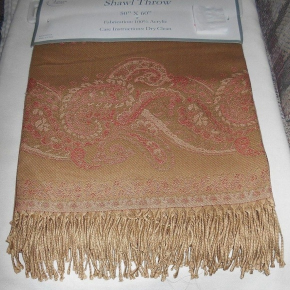 Victoria Classic floral paisley print shawl/throw